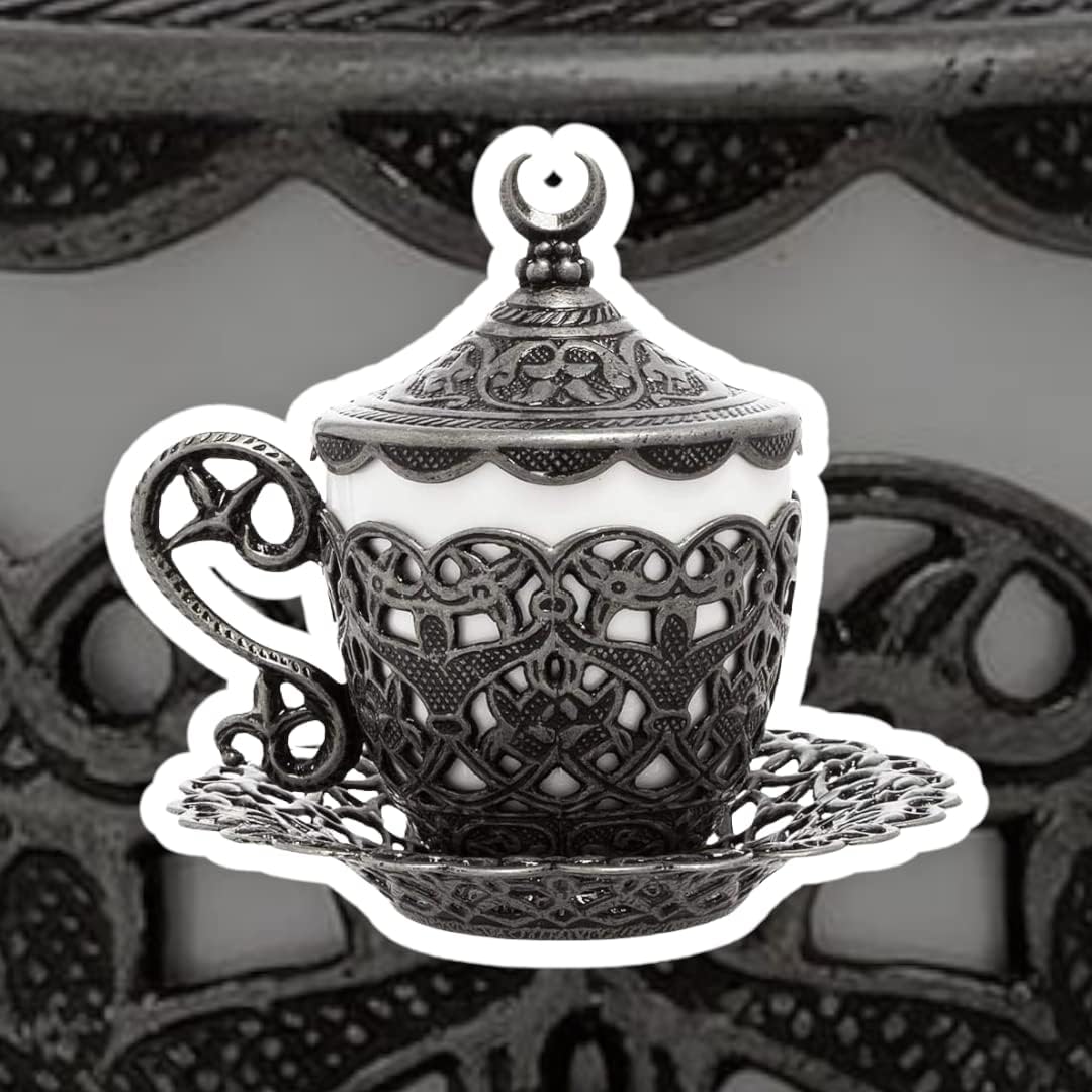 Alisveristime traditional crescent design on a Turkish cup.