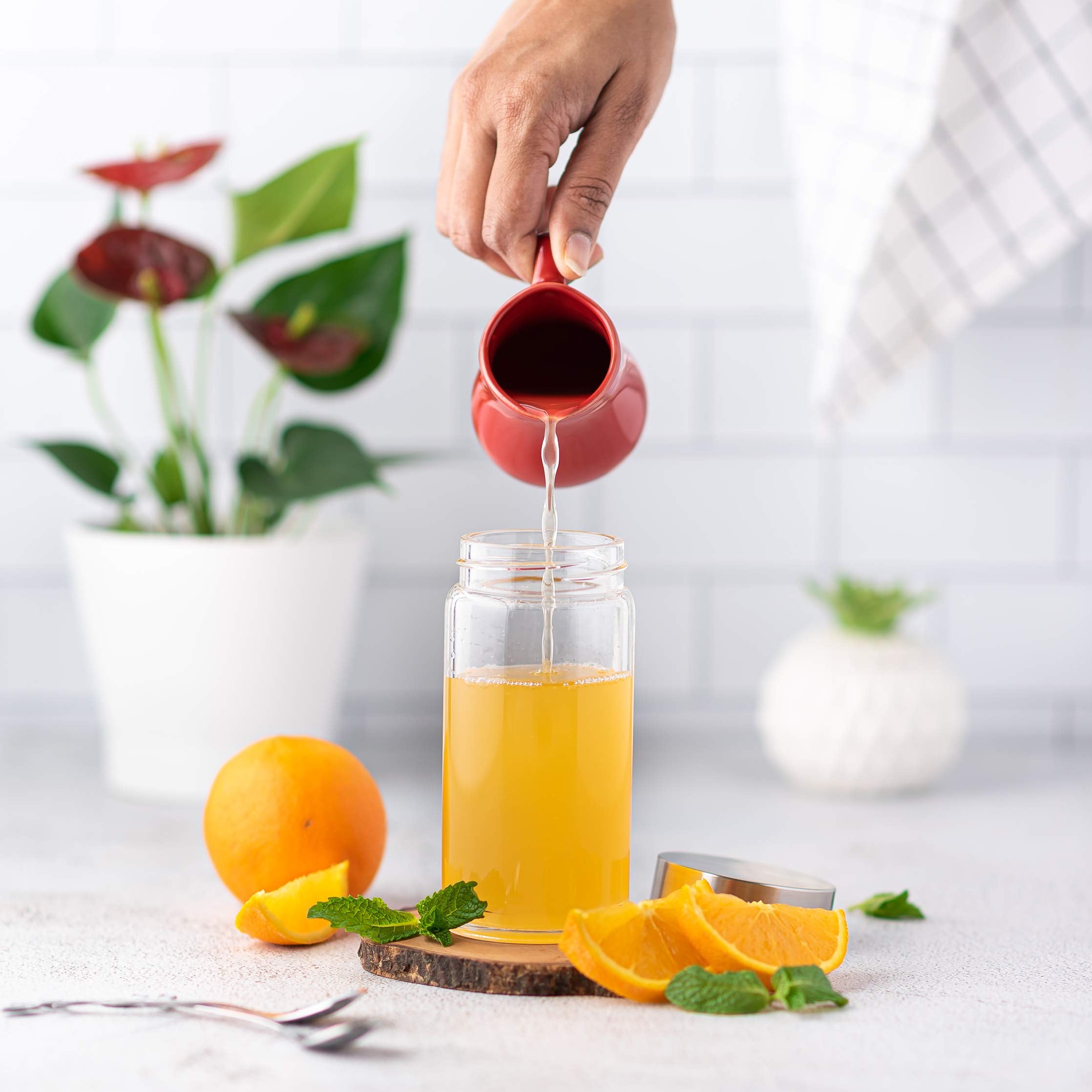 All About Juicing glass resists staining and odor absorption