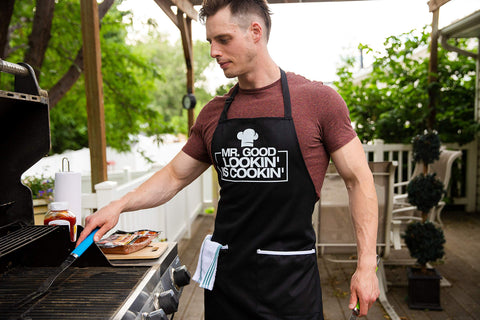 ALLER HOME&KITCHEN chef apron uses durable fabric with reinforced stitching for longevity.