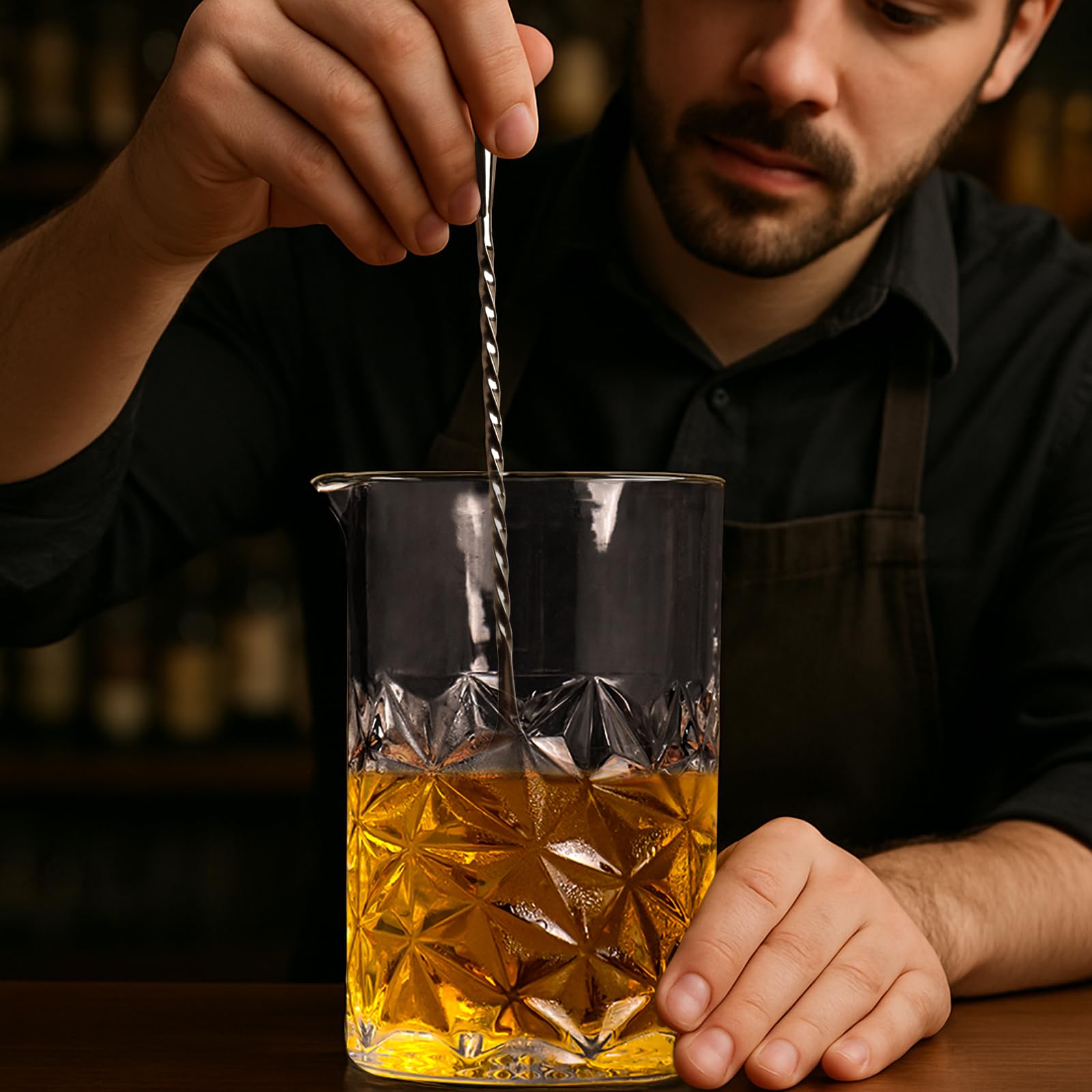 Almagic stirring glass shows ergonomic grip for precise stirring.