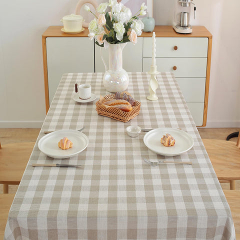 Alsoo Checkered Tablecloth tassels detail adds farmhouse charm.