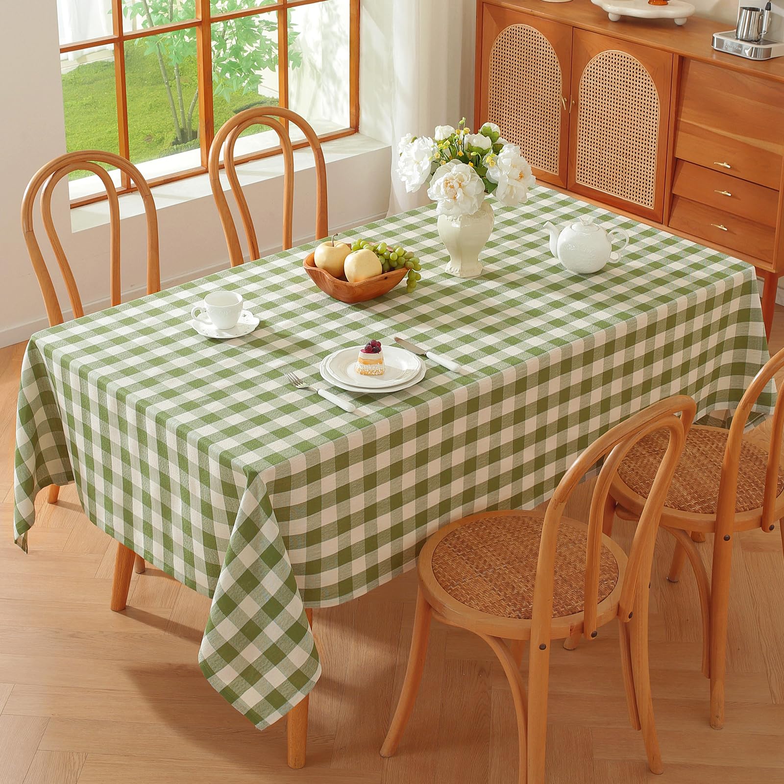 Alsoo rectangle tablecloth wrinkle-free fabric drapes nicely over the table.