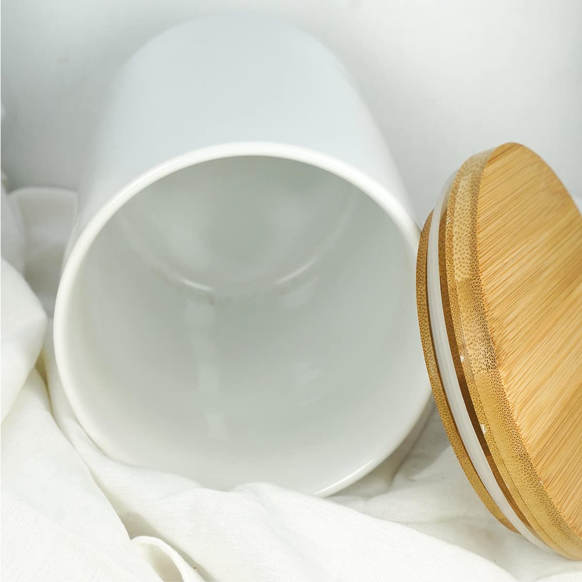 ALYC 4-cup jar ideal for coffee, sugar, or tea storage.