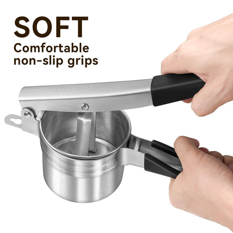 AMOHEE interchangeable discs set expands texture options for multiple ingredients.