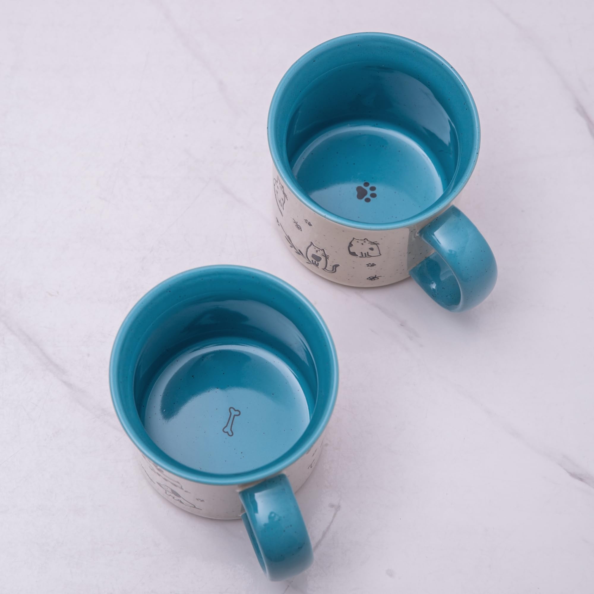 AmorArc easy-clean glazed interior mug in blue resists stains.