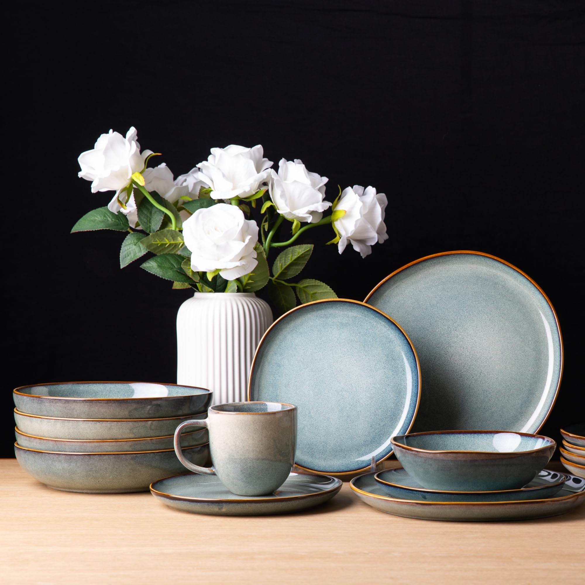 AmorArc family table setup with pasta bowls on display