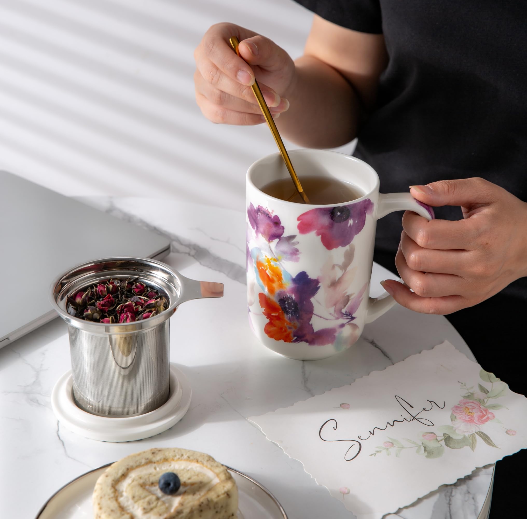 AmorArc lid retains heat and aroma during steeping