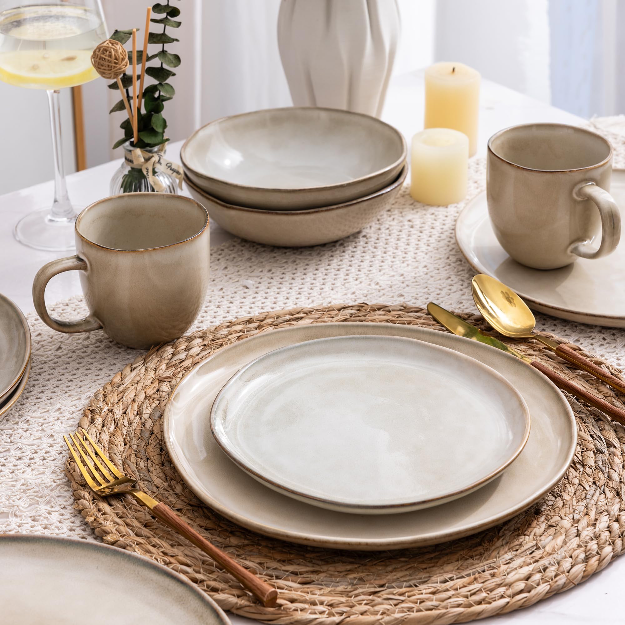 AmorArc reactive glaze colors shift with lighting for a warm table