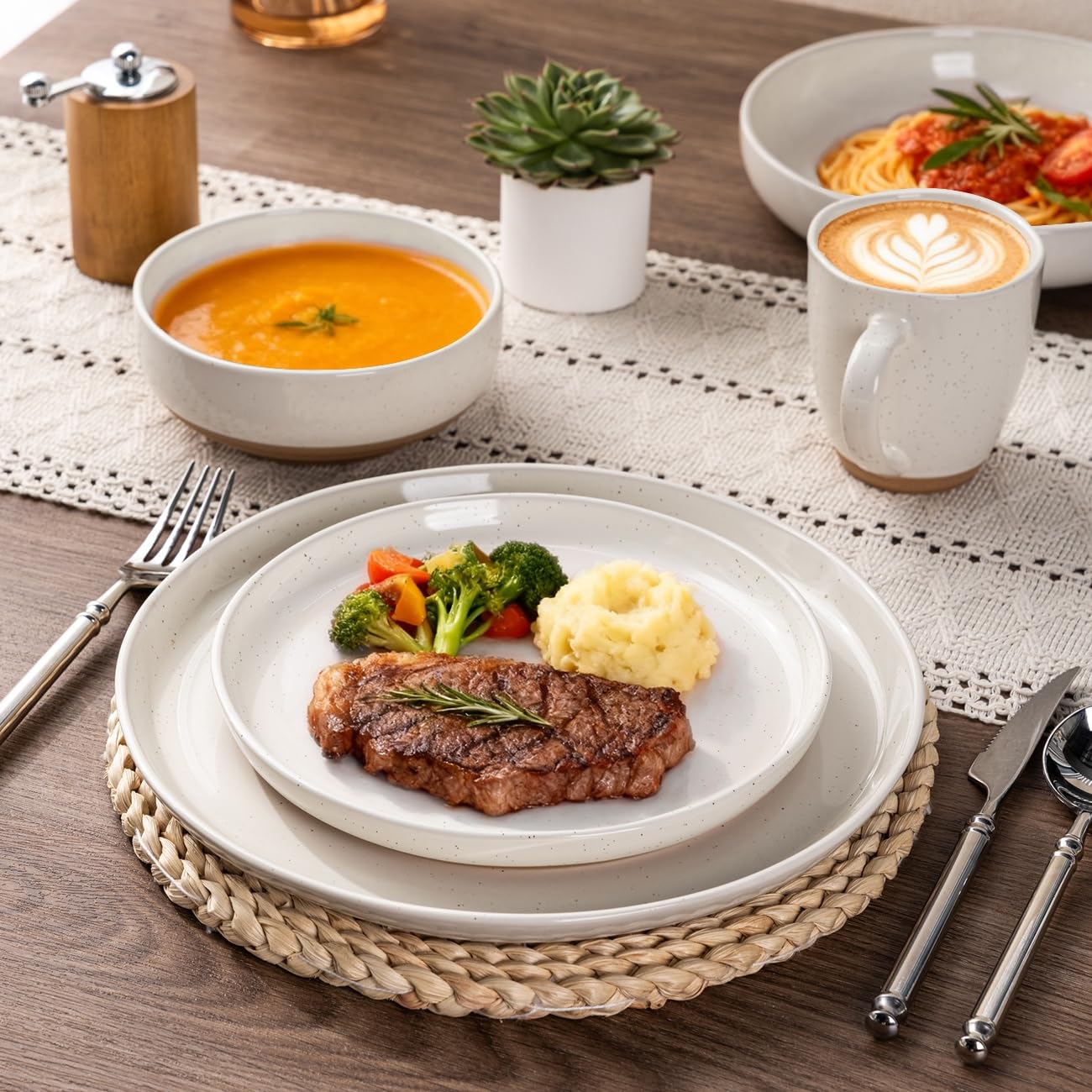 AmorArc double glaze ensures scratch resistance and durable finish for forks and knives.