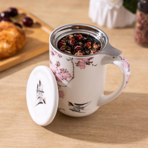 AmorArc mug in use, steeping tea to savor aroma