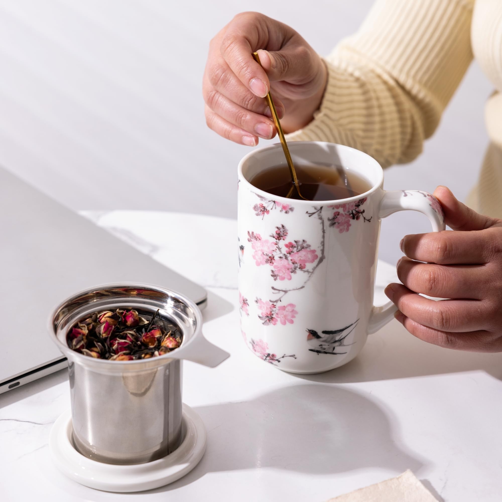 AmorArc mug large open handle for a comfortable grip