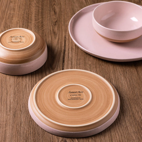 AmorArc wavy rim design adds character to every dish.
