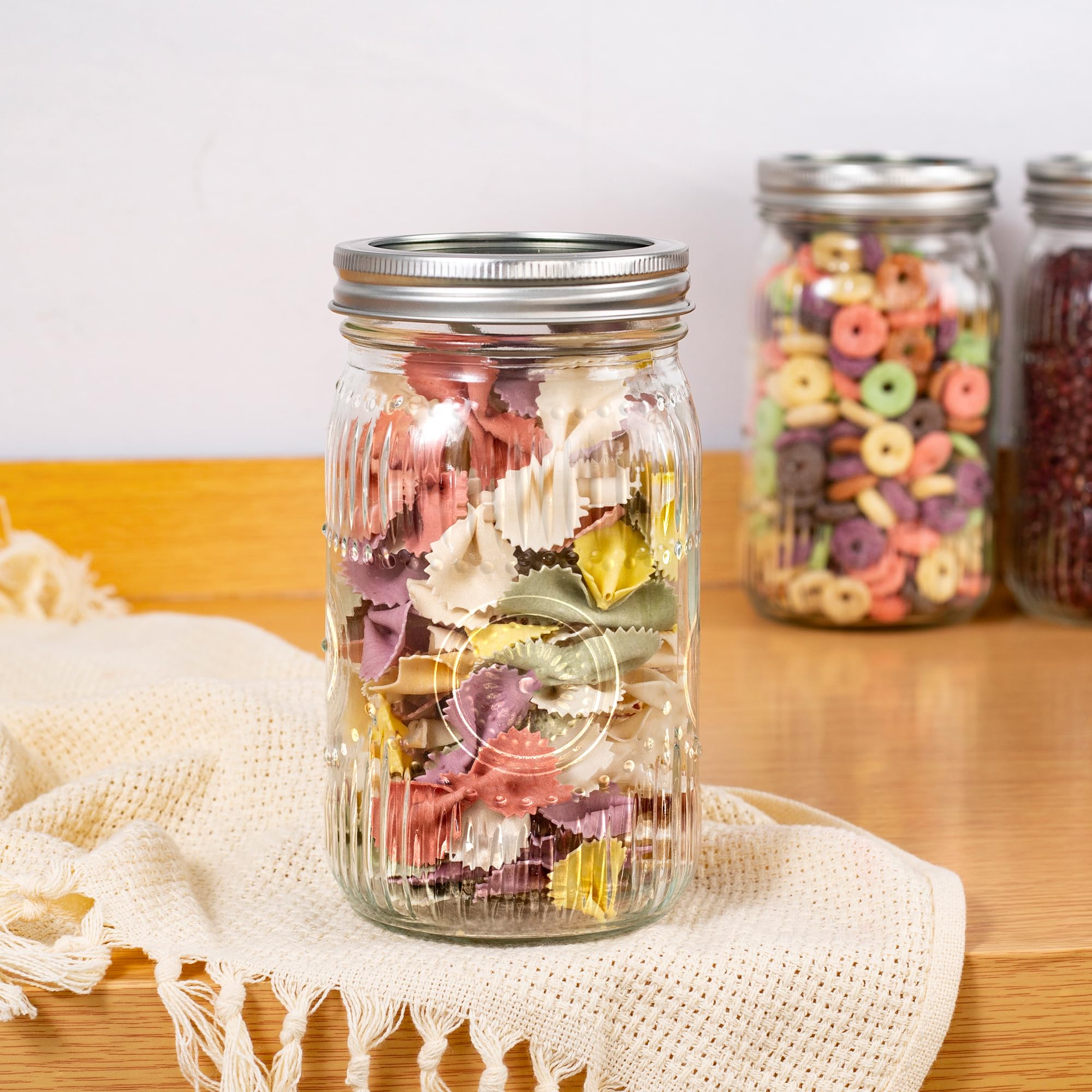 Amzcku wide-mouth jar simplifies filling spices and candies.