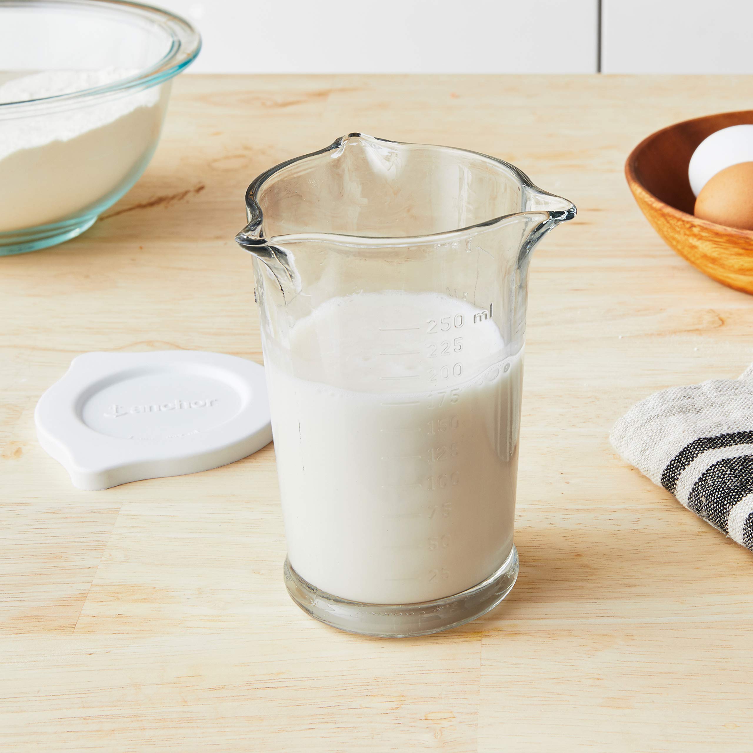 Anchor Hocking clear glass measuring cup with 3 spouts ideal for accurate kitchen prep and spills-free pouring.