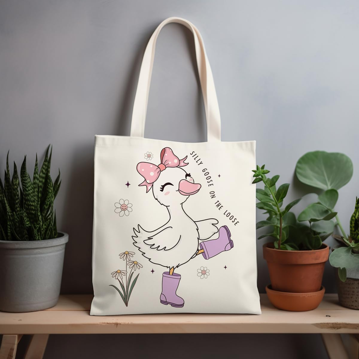 Anellyee tote inner pockets keep valuables organized and accessible.