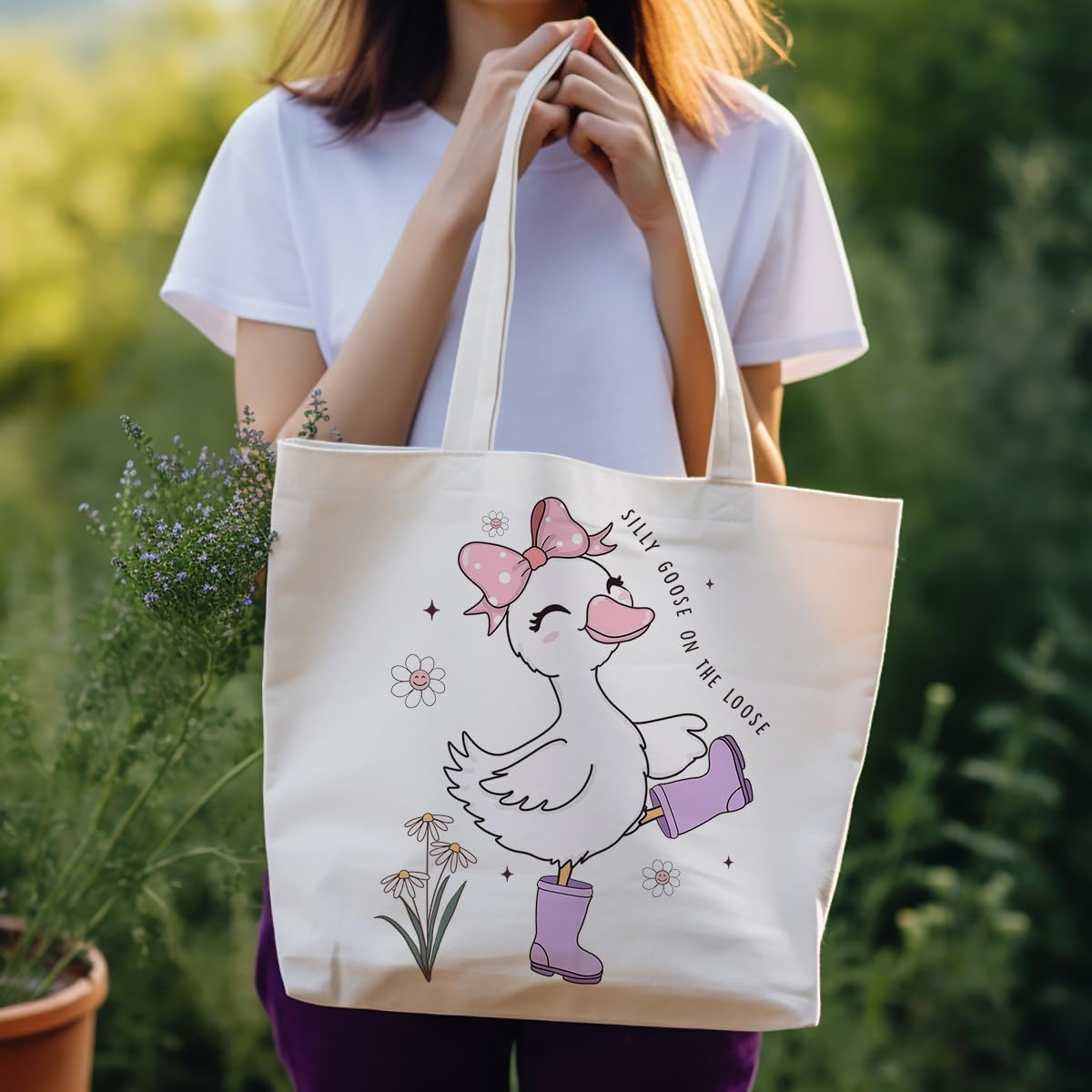 Anellyee Silly Goose tote is machine washable for easy cleanup after outings.
