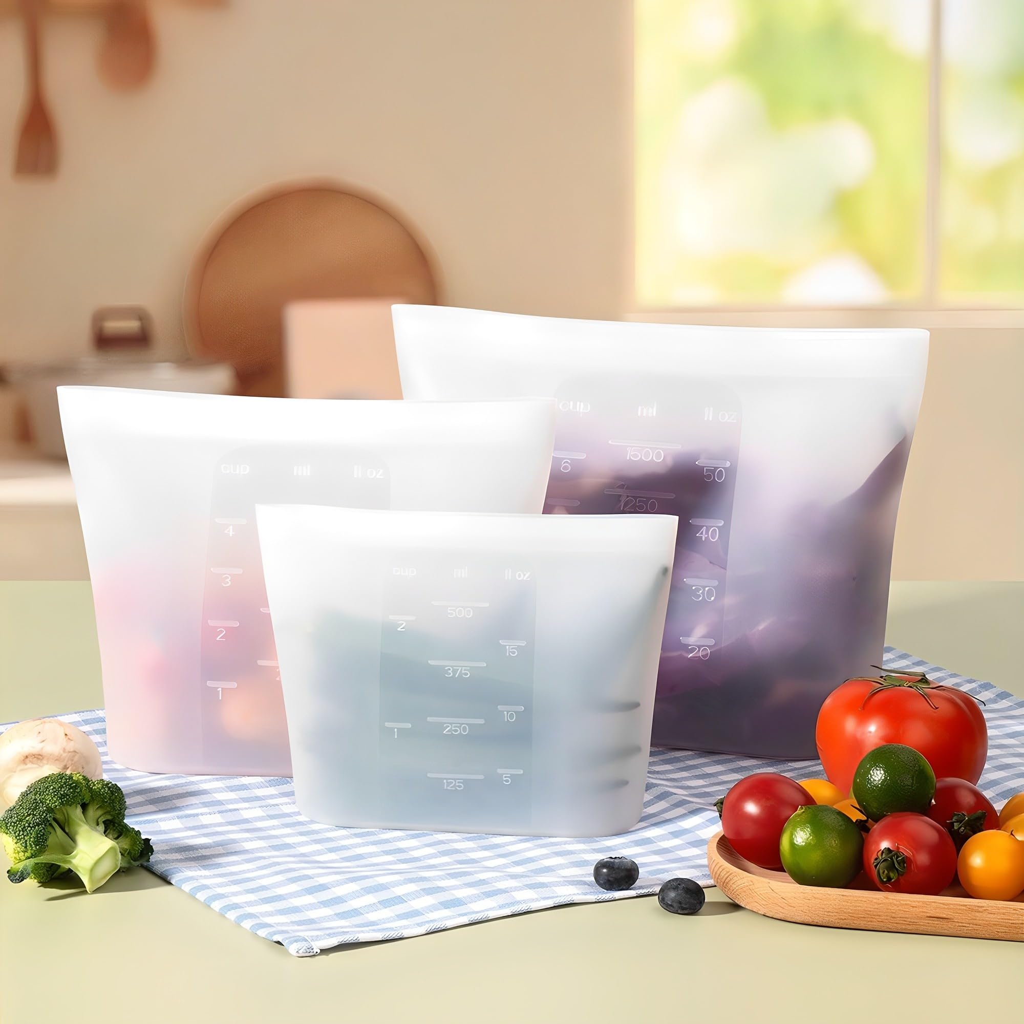 Annaklin extra small bag is perfect for baby snacks or cosmetics.
