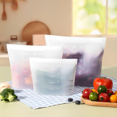 Annaklin extra small bag is perfect for baby snacks or cosmetics.