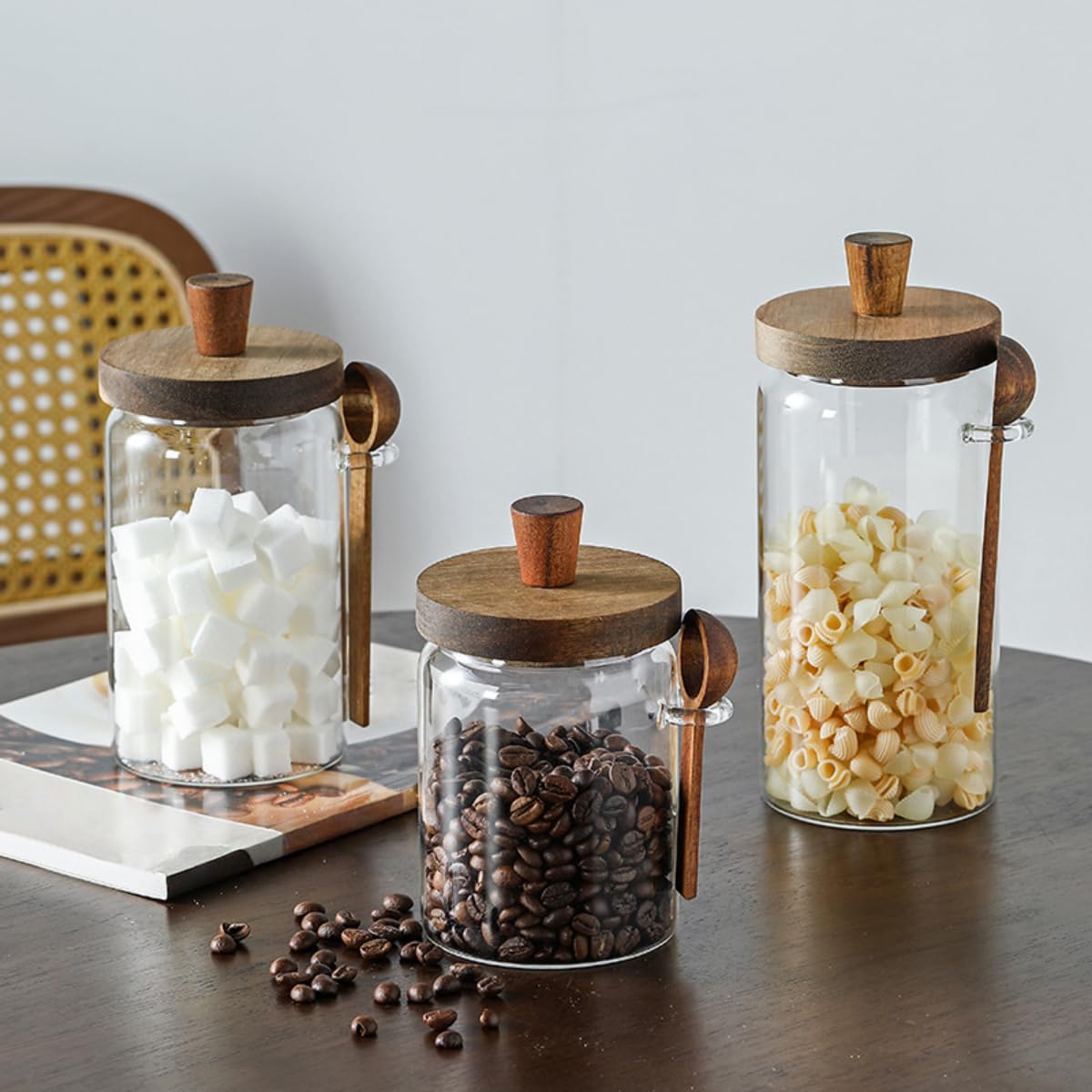 ANSQU crystal-clear glass showcases contents without removing the lid.