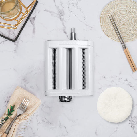 Antree cleaning brush included for easy pasta attachment cleanup.