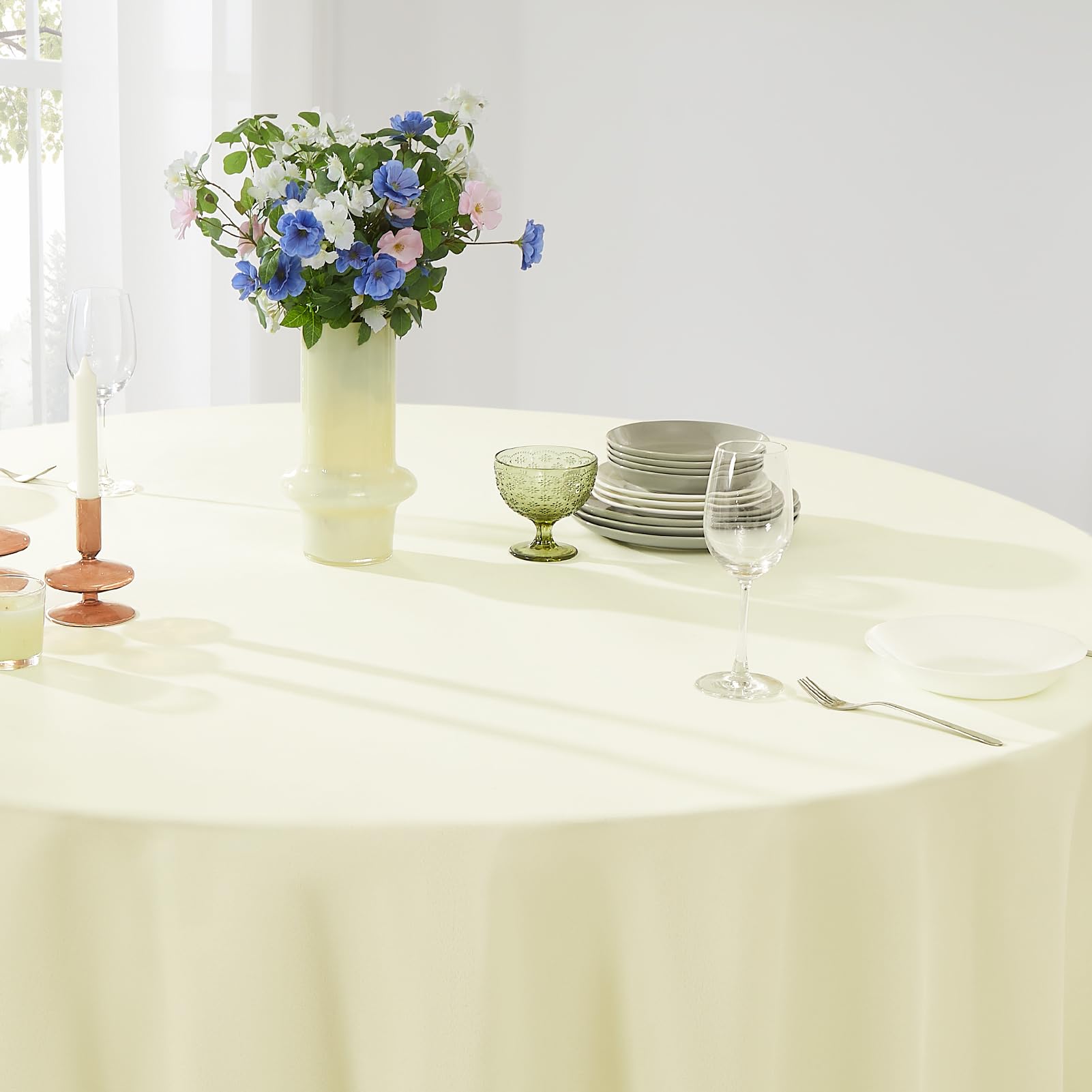 Aocoz 10-piece ivory round tablecloth set for events.