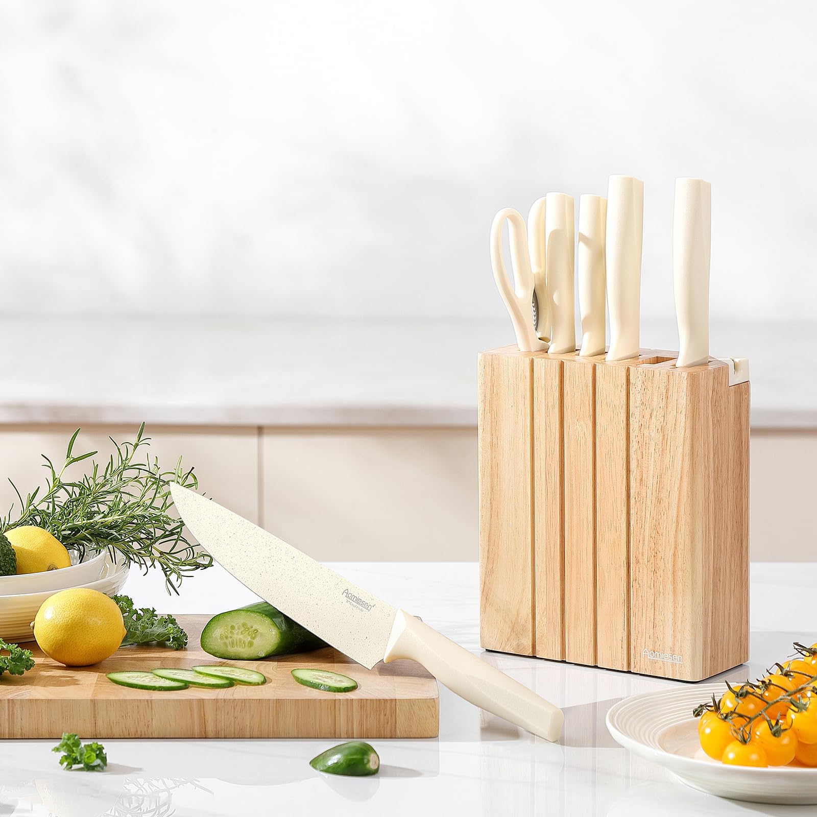 Aomiesen 7-inch santoku knife for versatile chopping and precise mincing.