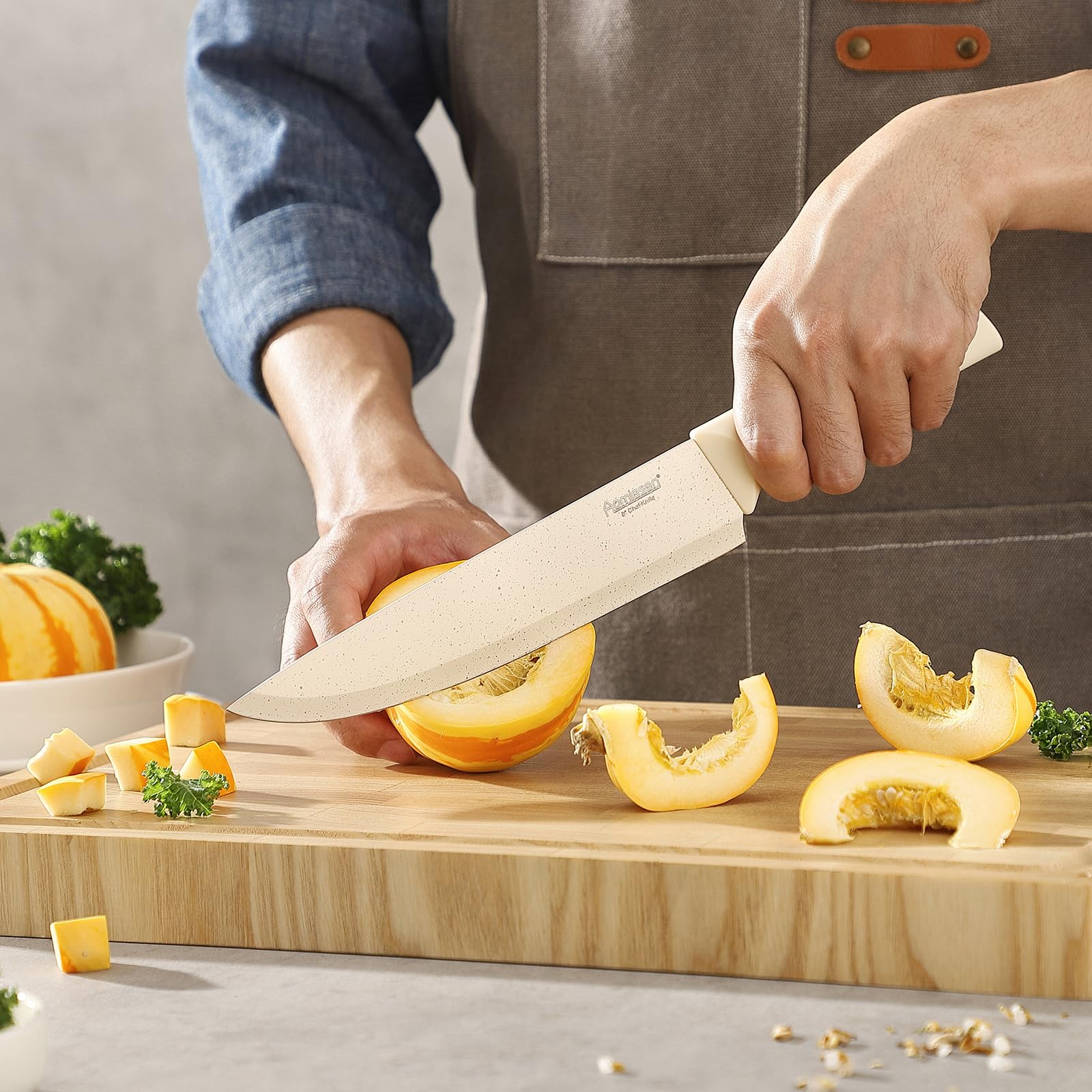 Aomiesen 4.5 inch steak knives set of 6 for at table presentation