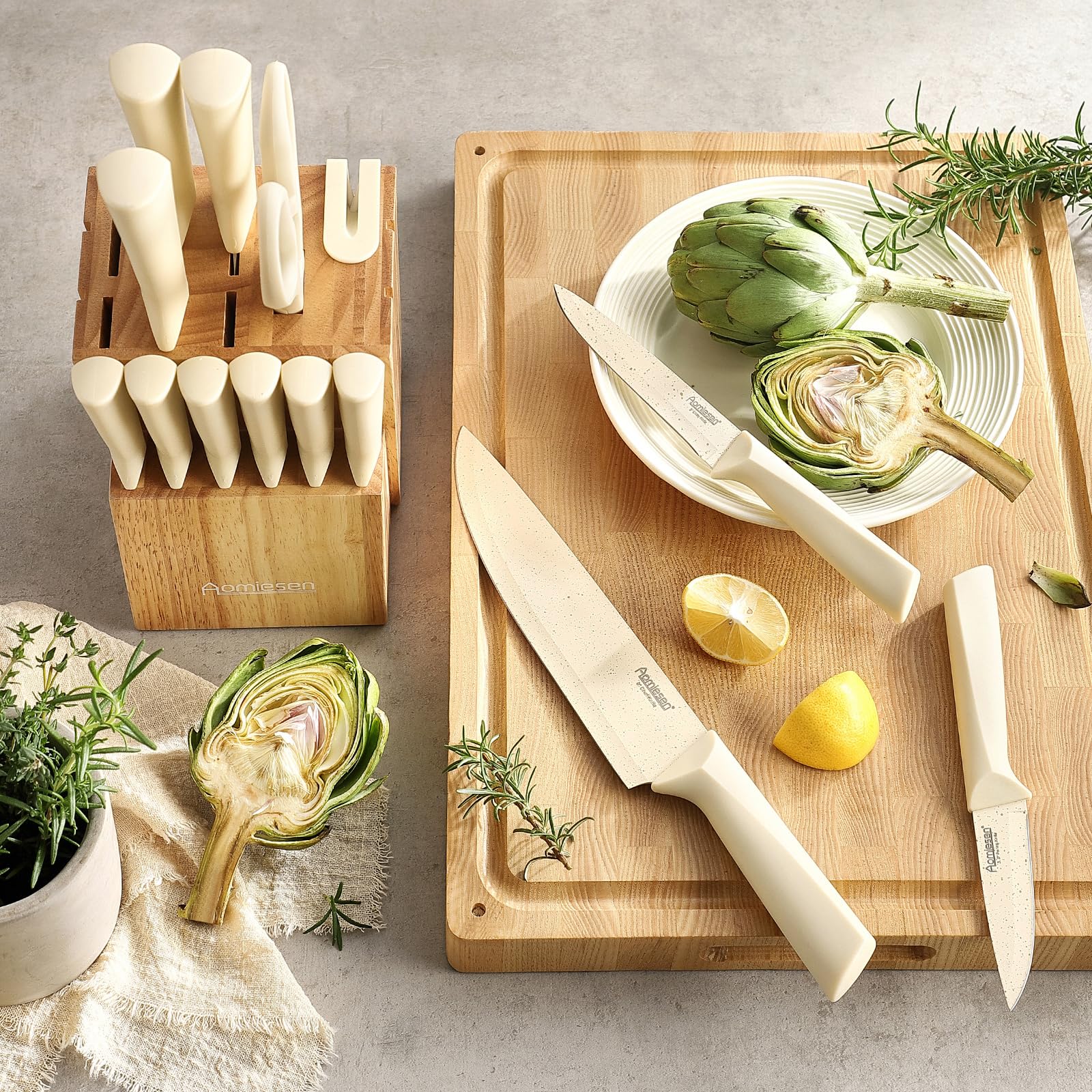 Aomiesen knife block with built in sharpener keeps blades ready