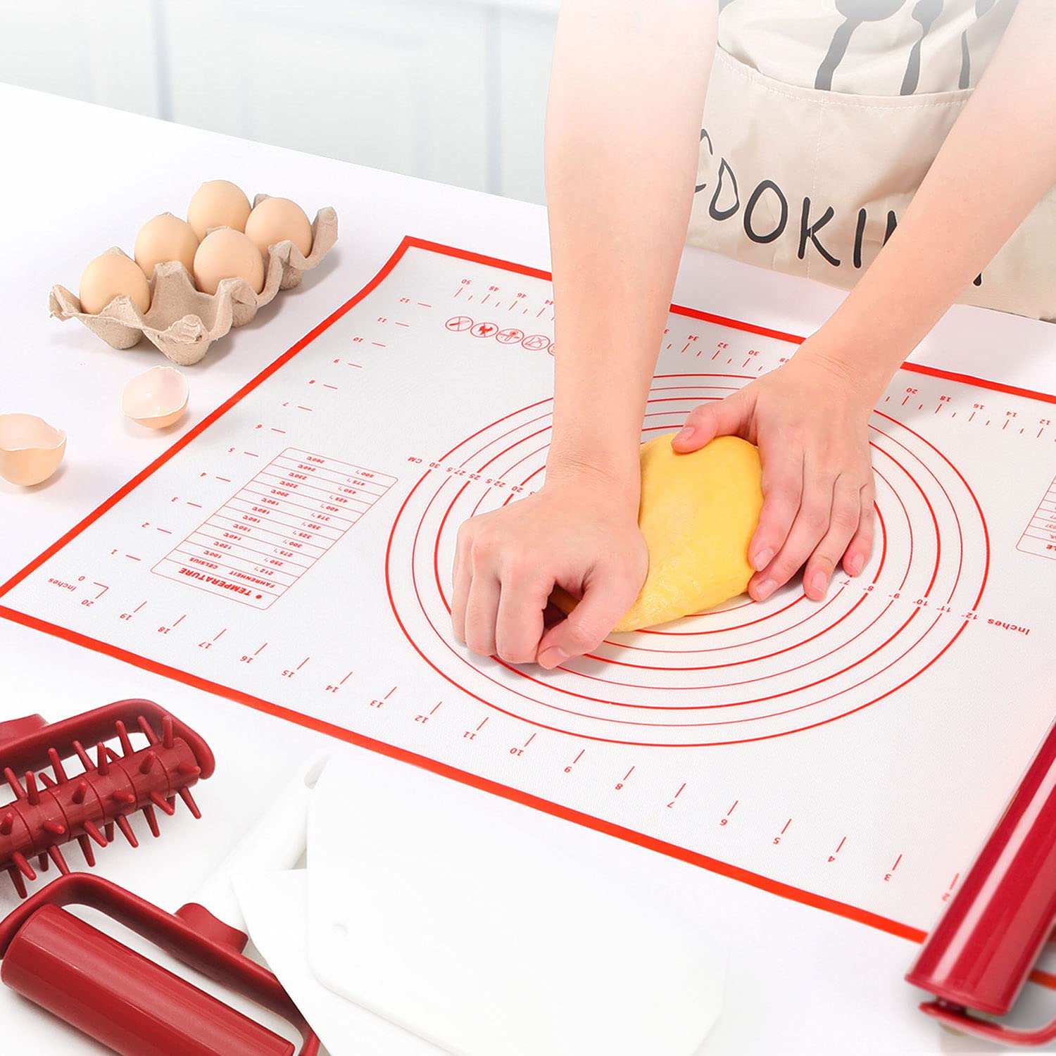 AooBaBa dough scraper set delivers clean cuts with non-stick efficiency