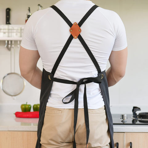 Aoomzoon apron hardware buckle detail adds a stylish secure fit