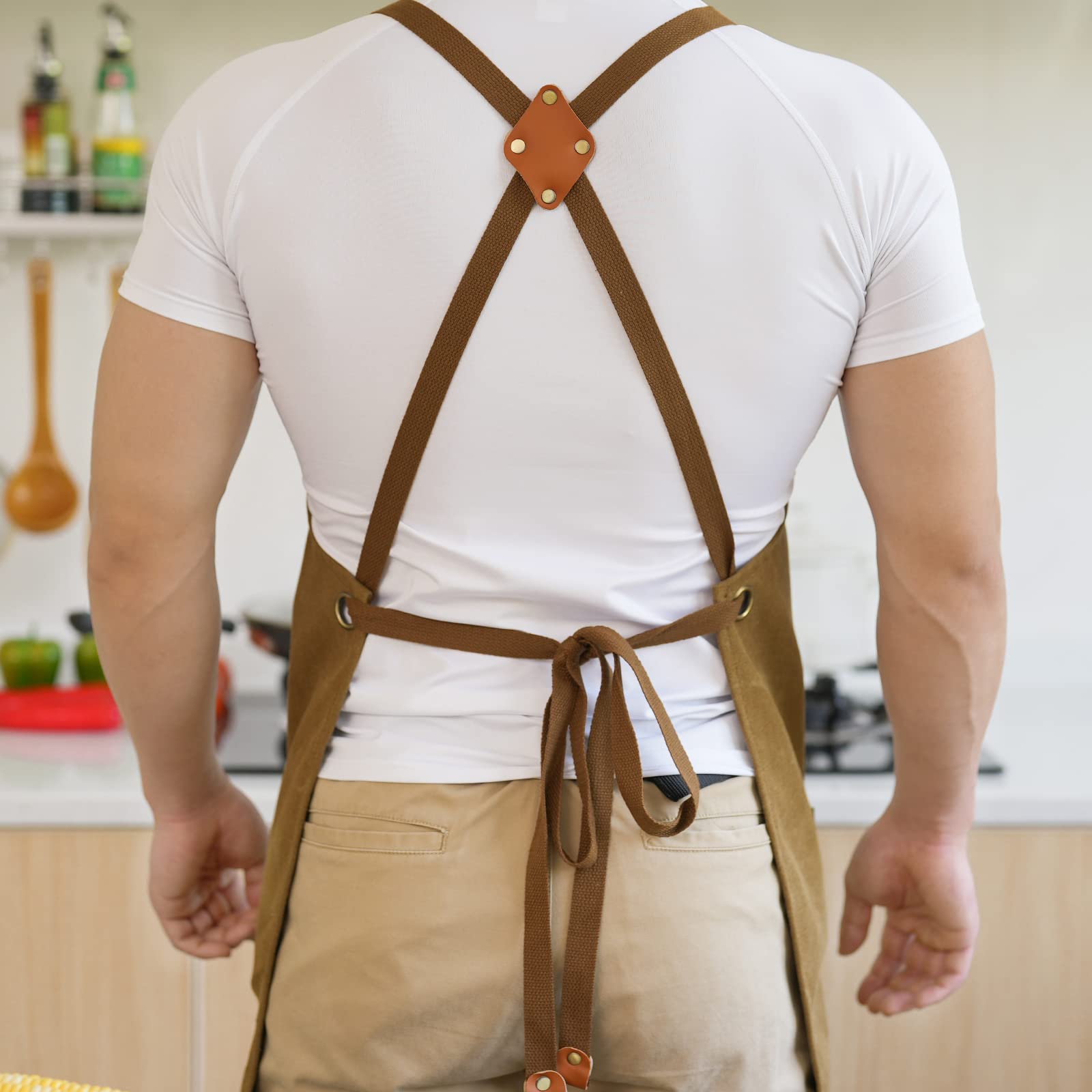 Aoomzoon hardware buckle detail adds durable, stylish hardware
