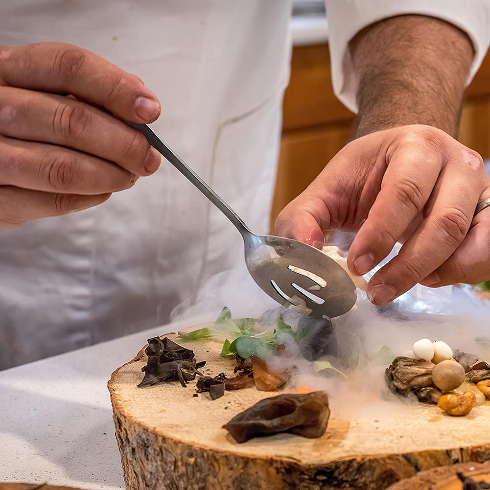 AOOSY serving fork handles roasts and portions with balance.
