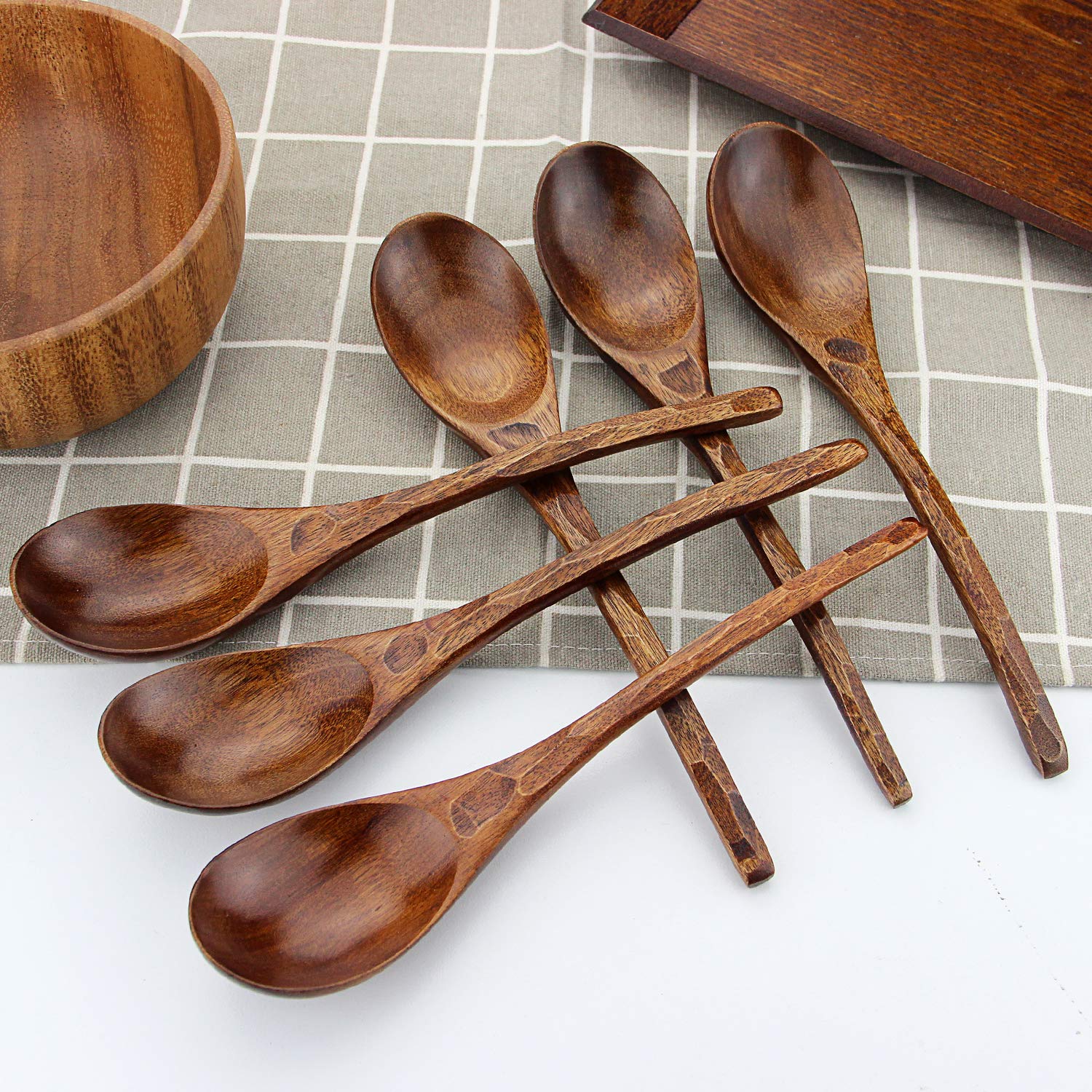 AOOSY spoon shows raised non-slip lines on the handle for steady use.