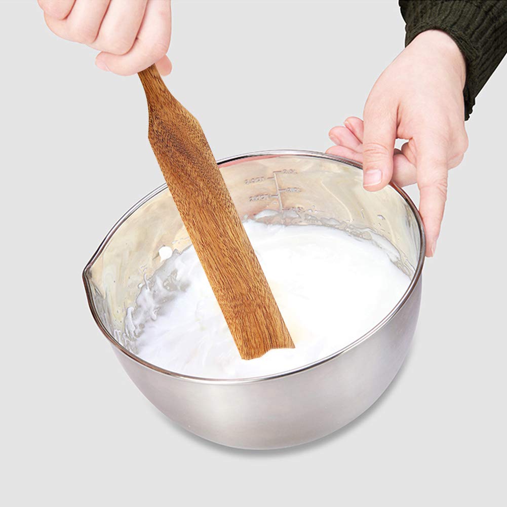 AOOSY wooden spurtle set hand on grip emphasizing comfortable control