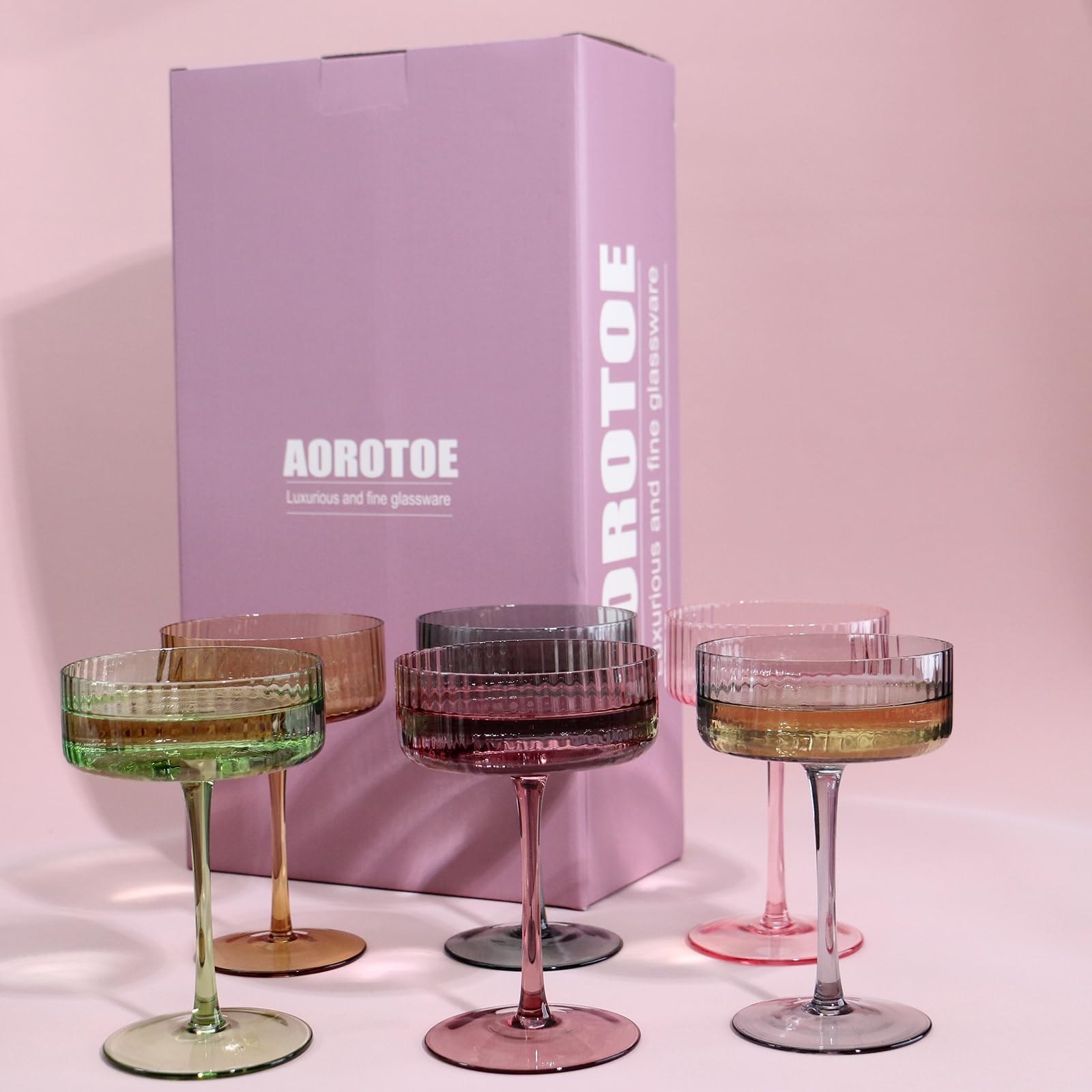AOROTOE color-rimmed coupe enhances wedding toasts