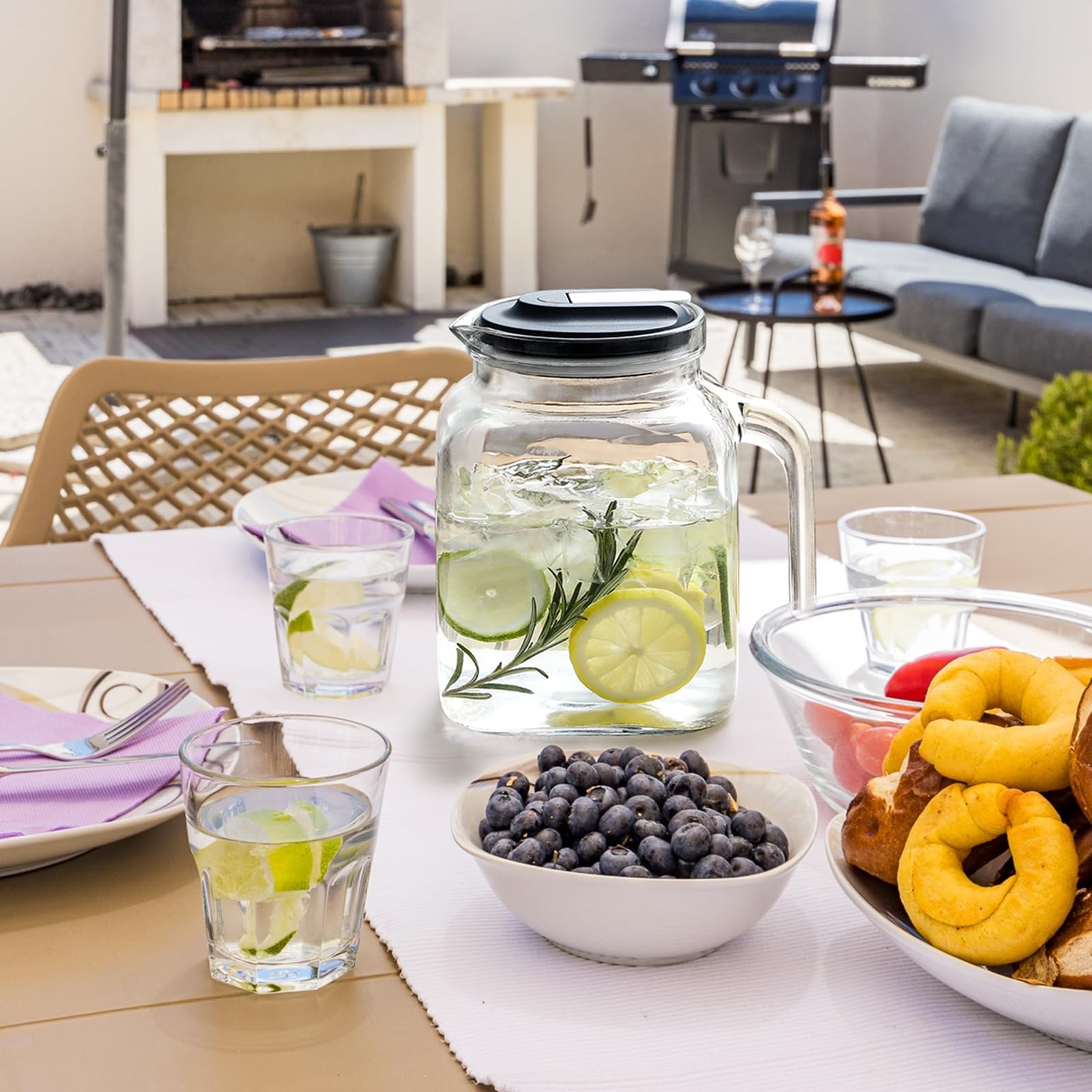 AOZITA thick glass pitcher shows drink visibility and durability