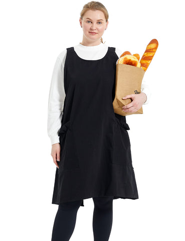 APRONNER cross-back linen apron with pockets in black for comfortable cooking