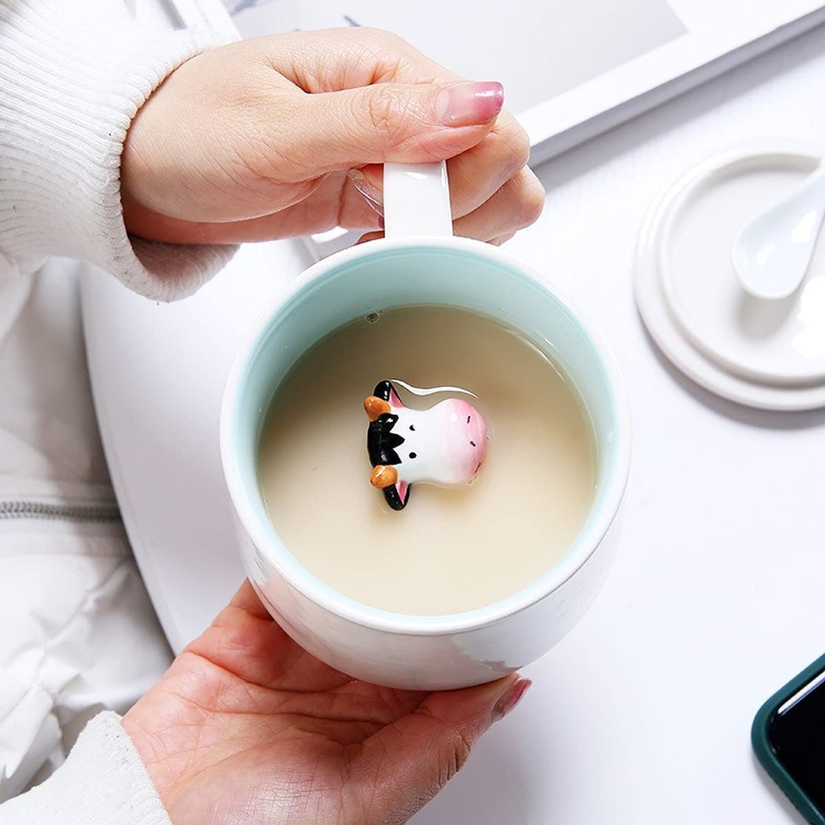 Arawat glossy glaze coffee mug with durable finish for everyday use.