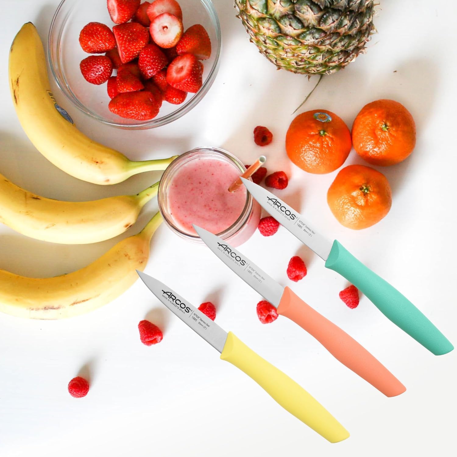 User holding Arcos Nova paring knife during fruit prep