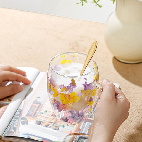 Arefen borosilicate glass cup resists heat for safe daily use.
