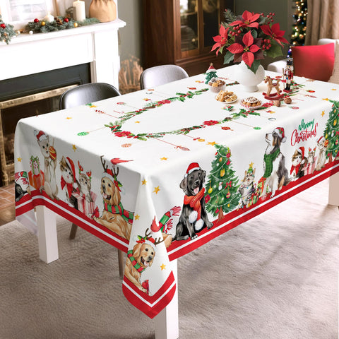 Arquiel tablecloth protecting the table from spills during Christmas