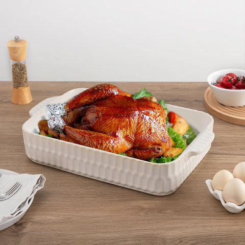 ArteBake 4.7QT dish with double handles for serving.