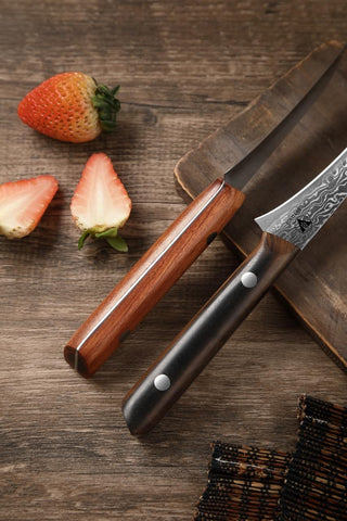 ARTIDGE ergonomic grip enhances control while slicing herbs.