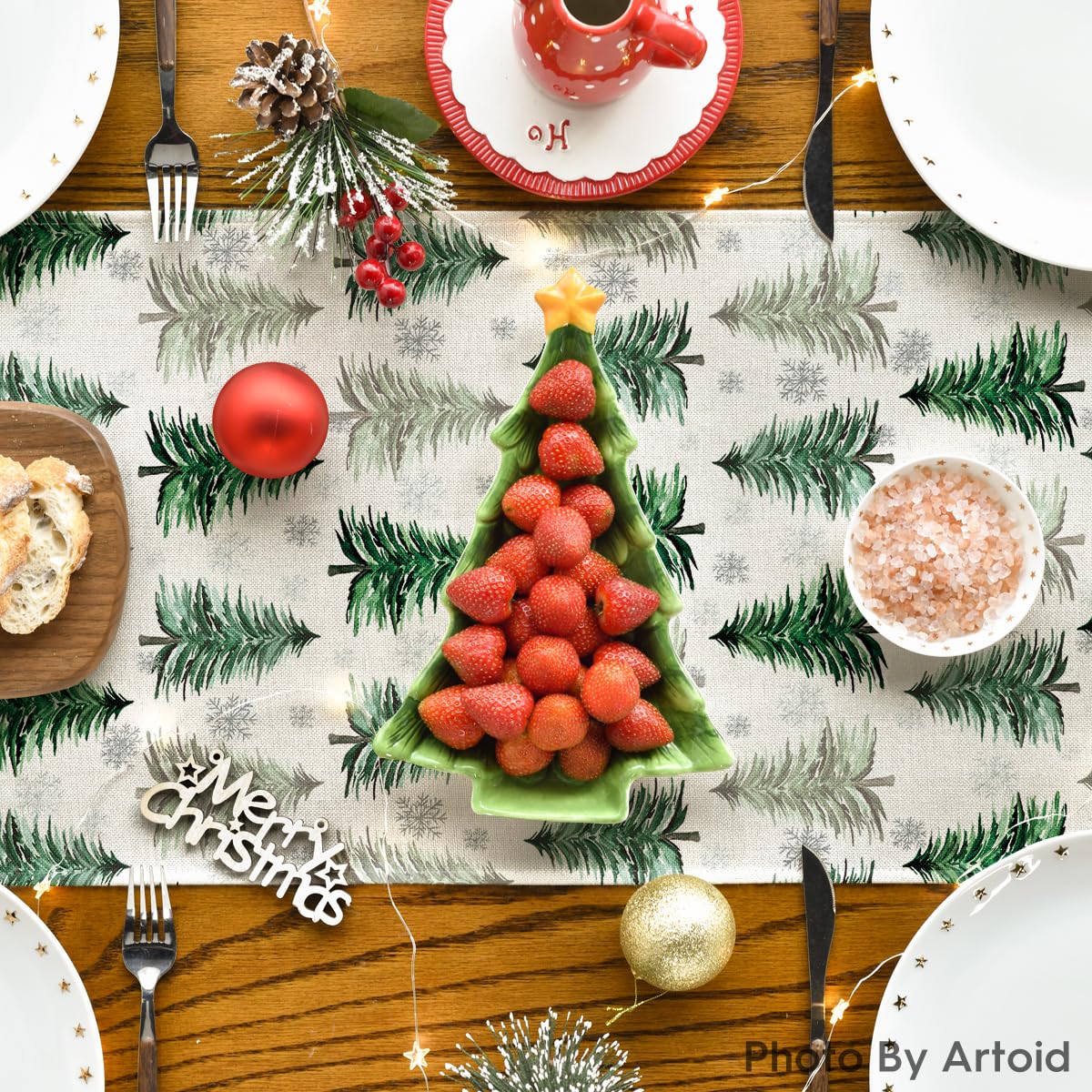 Artoid Mode Xmas Trees Snowflake table runner durable polyester for daily meals.
