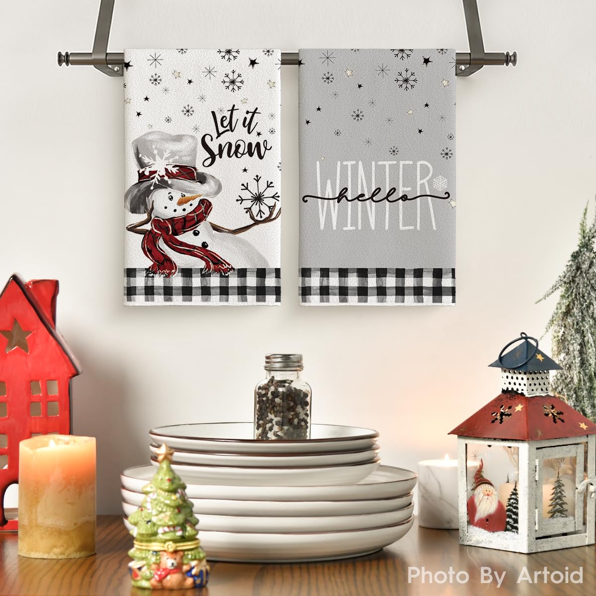 Artoid Mode buffalo plaid snowman towel closeup fabric texture for quick absorption