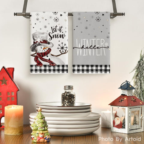 Artoid Mode buffalo plaid snowman towel closeup fabric texture for quick absorption