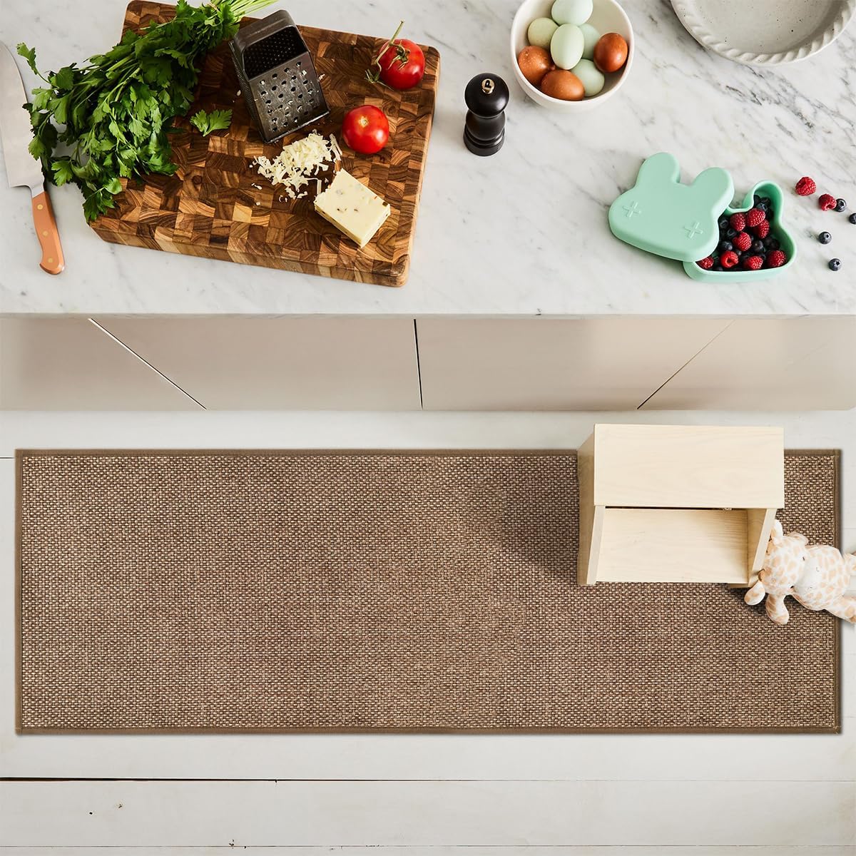 Artoid Mode chenille rug adds elegant edge to kitchen decor