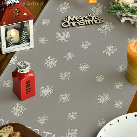 Artoid Mode dining table setup for festive gatherings enhances atmosphere