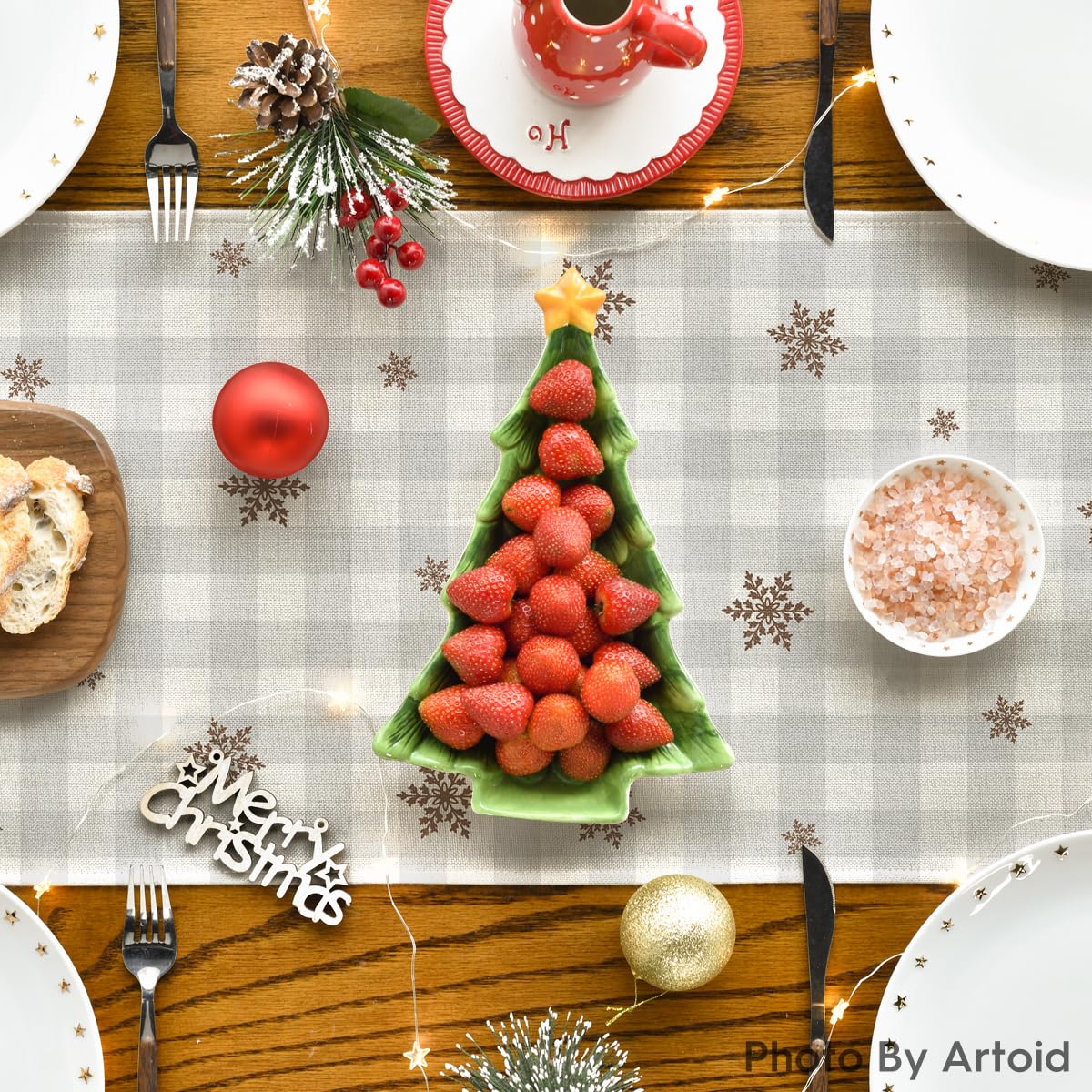 Artoid Mode durable polyester table runner resists wear