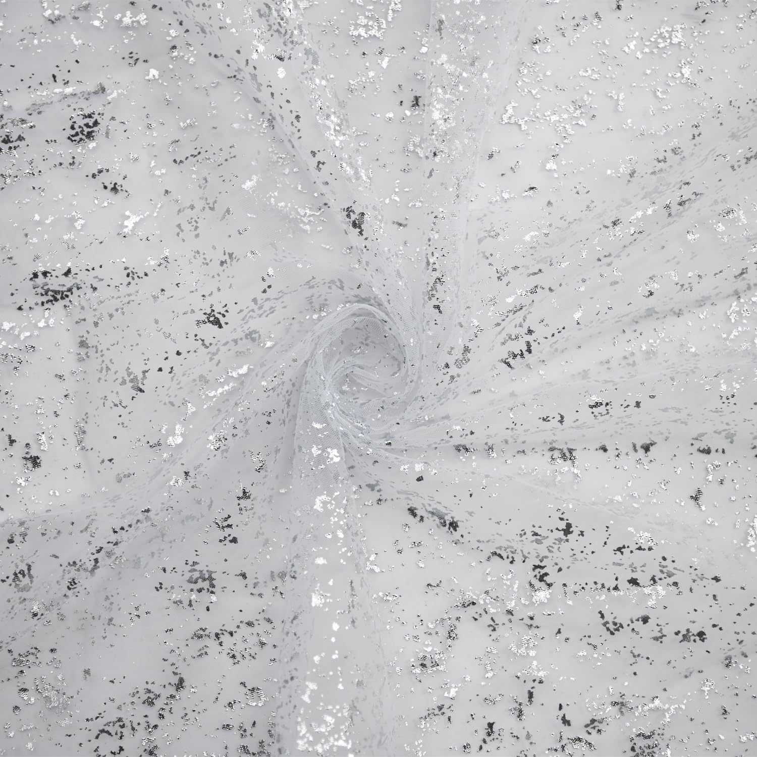 Artoid Mode durable soft polyester runner resists stains and wear.